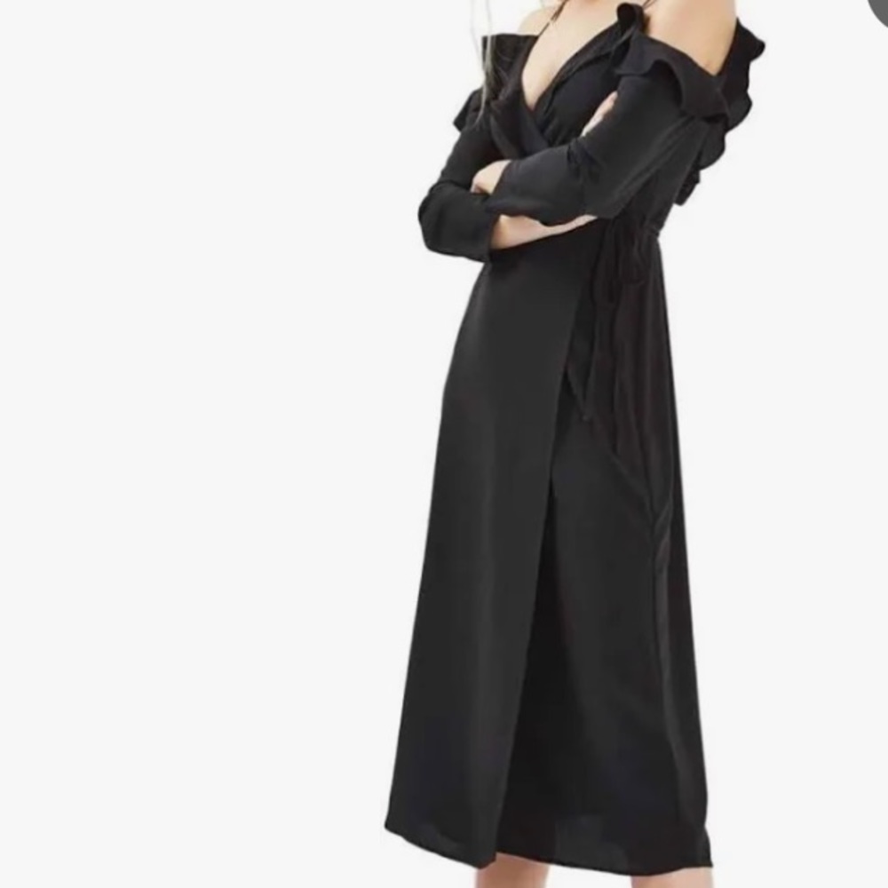 Topshop Black Ruffle Off the Shoulder Wrap Dress Women’s Size US8 NWT